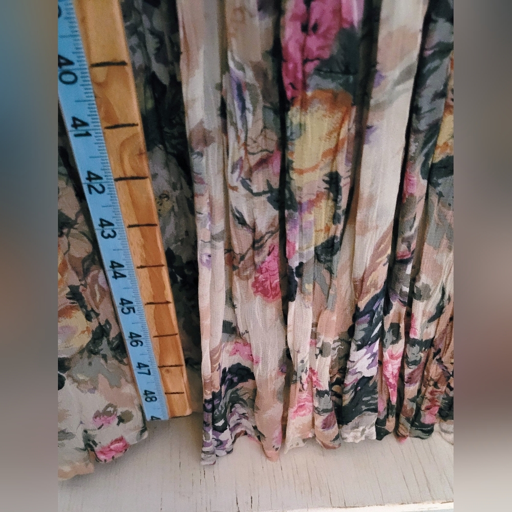 LA CERA...Floral Long Cream Maxi Dress (120) - Picture 7 of 9